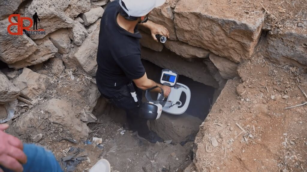 اول مرة في سوريا جهاز كشف الذهب كوانتوم VX 900 يعثر على كنيسة اثرية